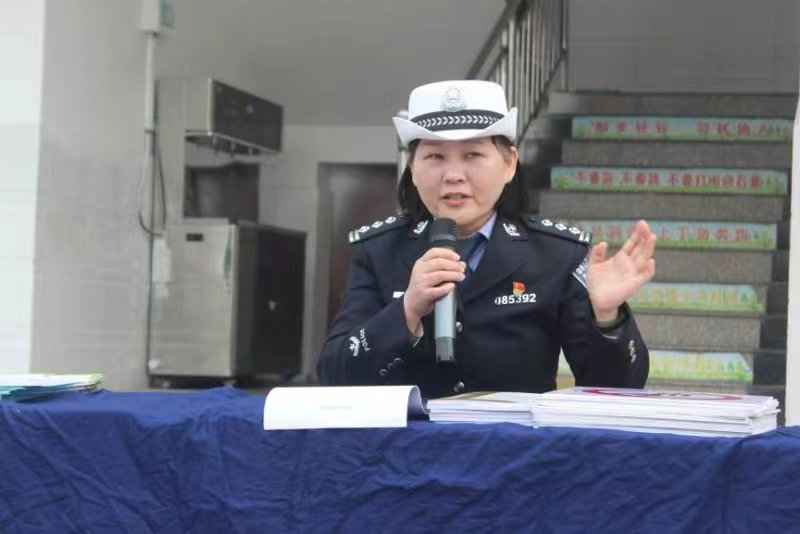 为了家长的一句嘱托！交警大队再进张杨中心小学为留守儿童讲安全