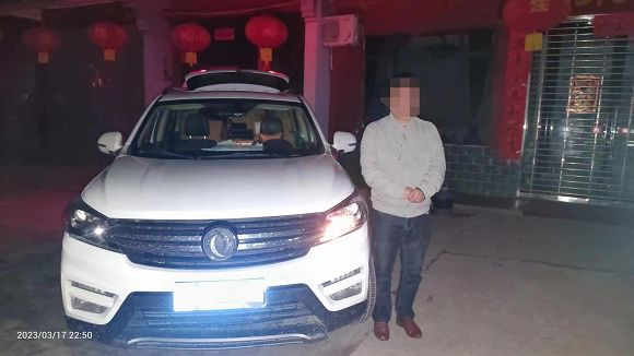 长岭中队查处一名慌不择路撞上花坛酒驾男