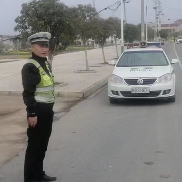 交警大队护航“海棠”盛会确保道路交通安全