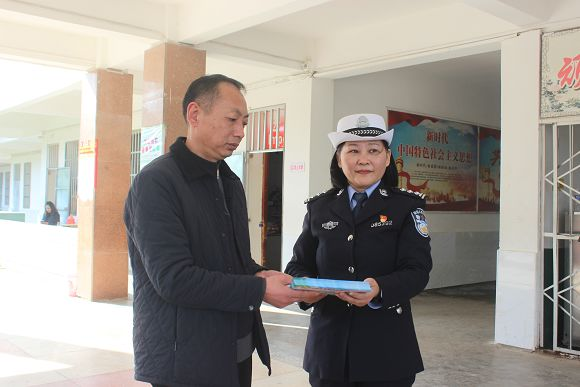 广水交警：一堂“接地气”的交通安全宣讲课备受追捧！