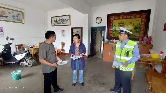 广水交警发起“春季守护行动”最后冲剌
