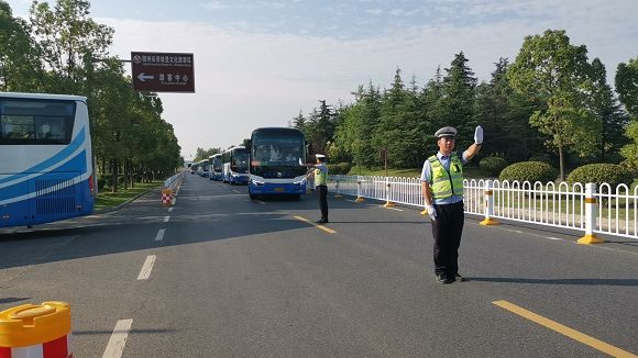 交警大队全力护航癸卯年“寻根节”交通安保