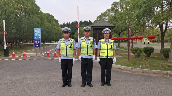 交警大队全力护航癸卯年“寻根节”交通安保