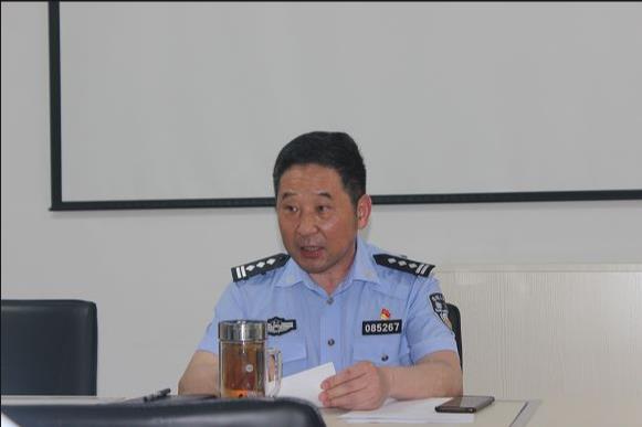 广水交警寻找“减量控大”的良策，扬起交通安全宣传教育的“风帆”！