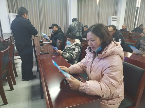 交警大队开展出租车驾驶员安全教育培训