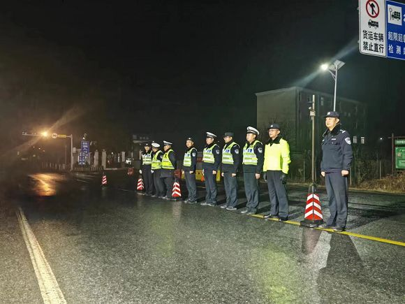 广水交警圆满完成元旦小长假交通安保工作
