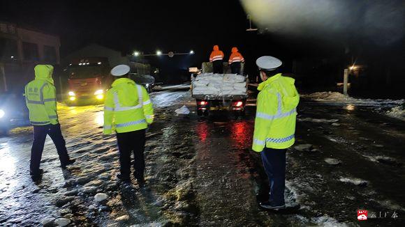 【战冰雪 保安全 保畅通】广水交警浴“雪”奋战，保障道路安全畅通