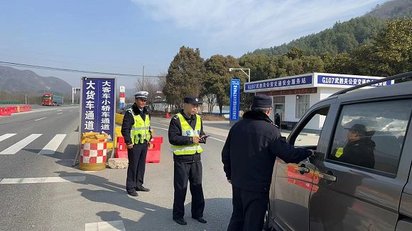 广水交警圆满完成“两会”安保任务